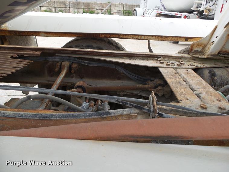 image for item DA2664 1997 Ford LT8000 ready mix truck