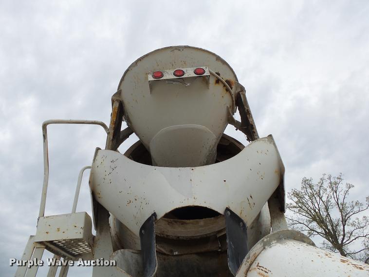 image for item DA2664 1997 Ford LT8000 ready mix truck