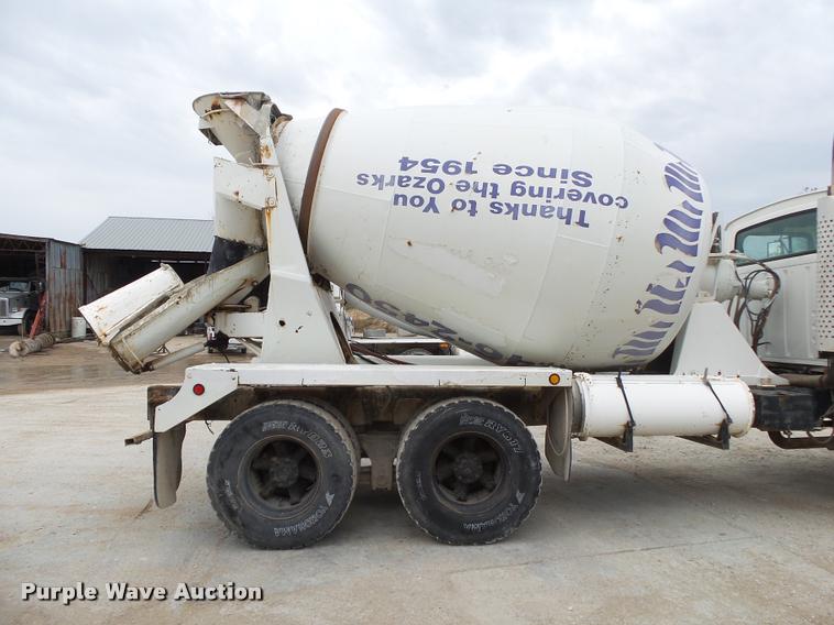 image for item DA2664 1997 Ford LT8000 ready mix truck