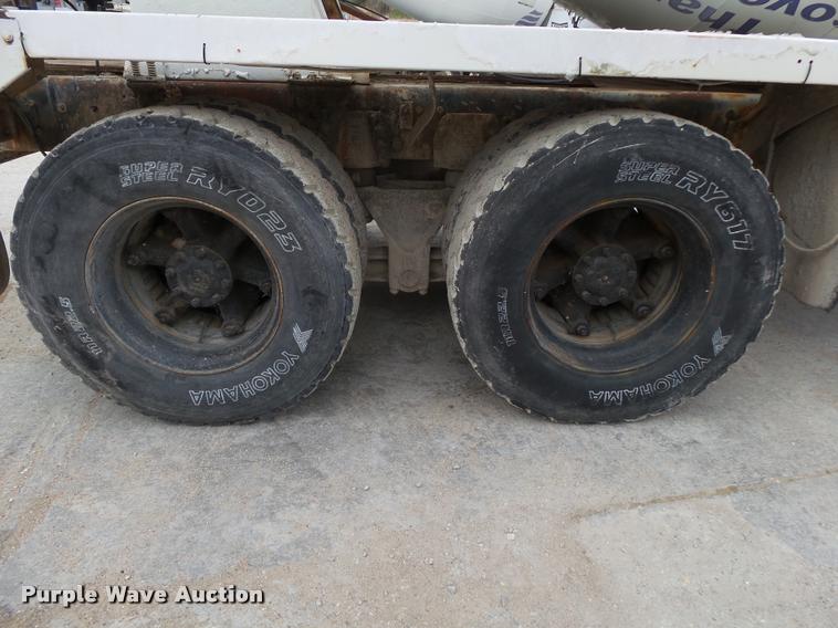 image for item DA2664 1997 Ford LT8000 ready mix truck