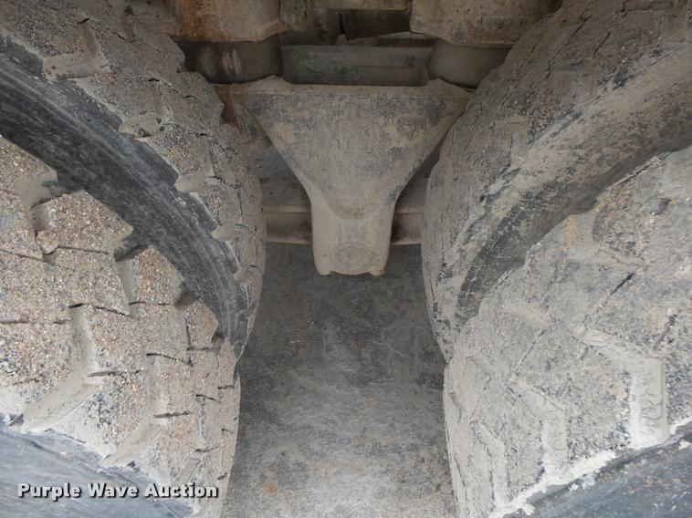 image for item DA2664 1997 Ford LT8000 ready mix truck