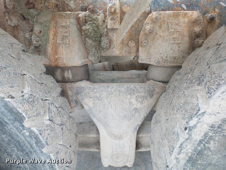 image for item DA2664 1997 Ford LT8000 ready mix truck