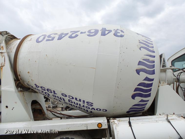 image for item DA2664 1997 Ford LT8000 ready mix truck