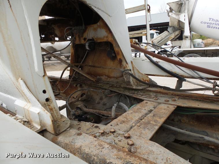 image for item DA2664 1997 Ford LT8000 ready mix truck