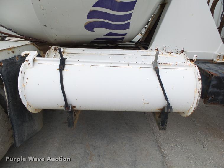 image for item DA2664 1997 Ford LT8000 ready mix truck