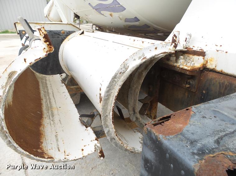 image for item DA2664 1997 Ford LT8000 ready mix truck