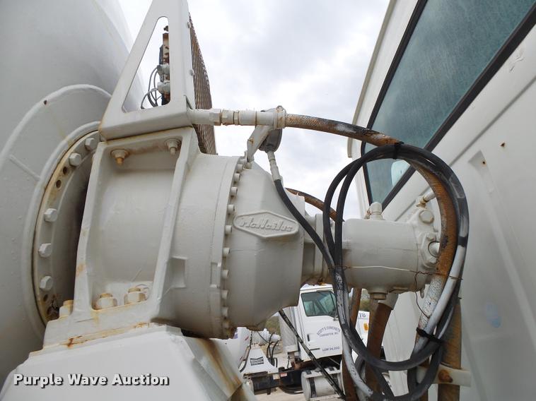 image for item DA2664 1997 Ford LT8000 ready mix truck