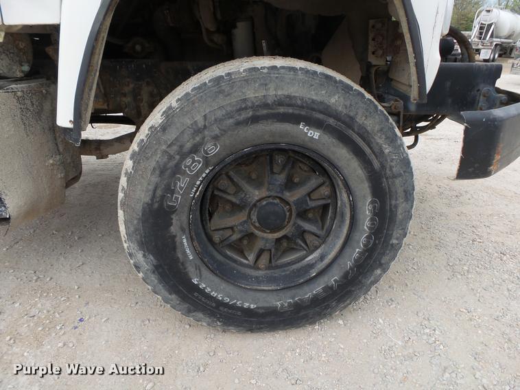 image for item DA2664 1997 Ford LT8000 ready mix truck