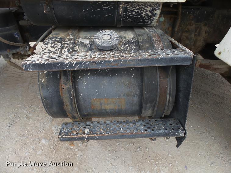 image for item DA2664 1997 Ford LT8000 ready mix truck