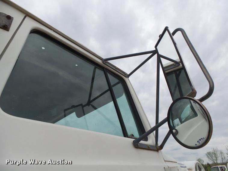 image for item DA2664 1997 Ford LT8000 ready mix truck