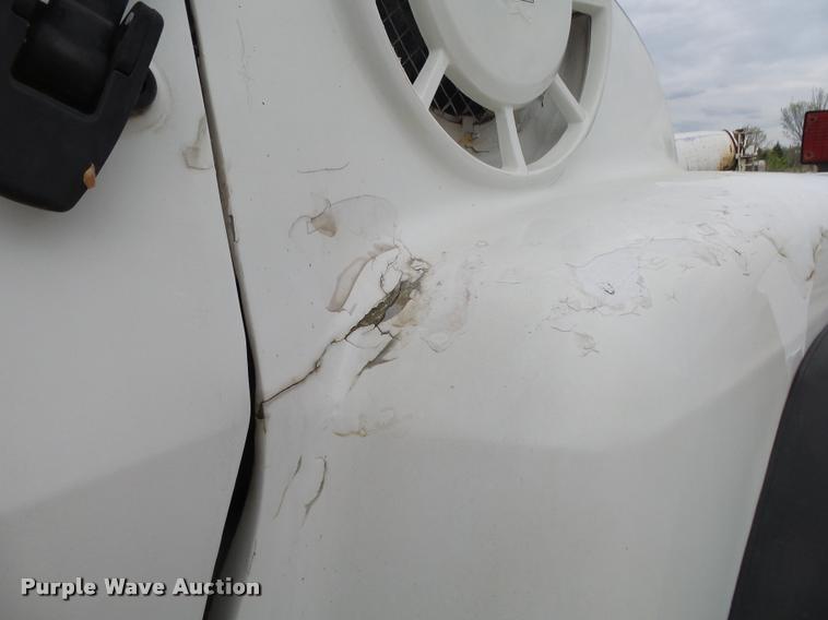 image for item DA2664 1997 Ford LT8000 ready mix truck