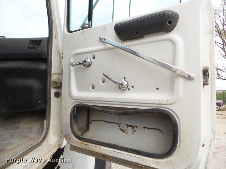 image for item DA2664 1997 Ford LT8000 ready mix truck