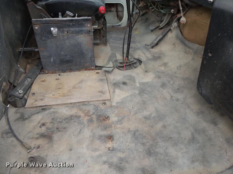 image for item DA2664 1997 Ford LT8000 ready mix truck