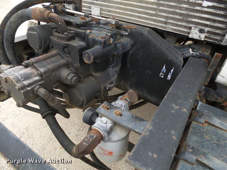 image for item DA2664 1997 Ford LT8000 ready mix truck