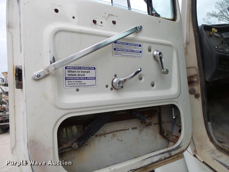 image for item DA2664 1997 Ford LT8000 ready mix truck