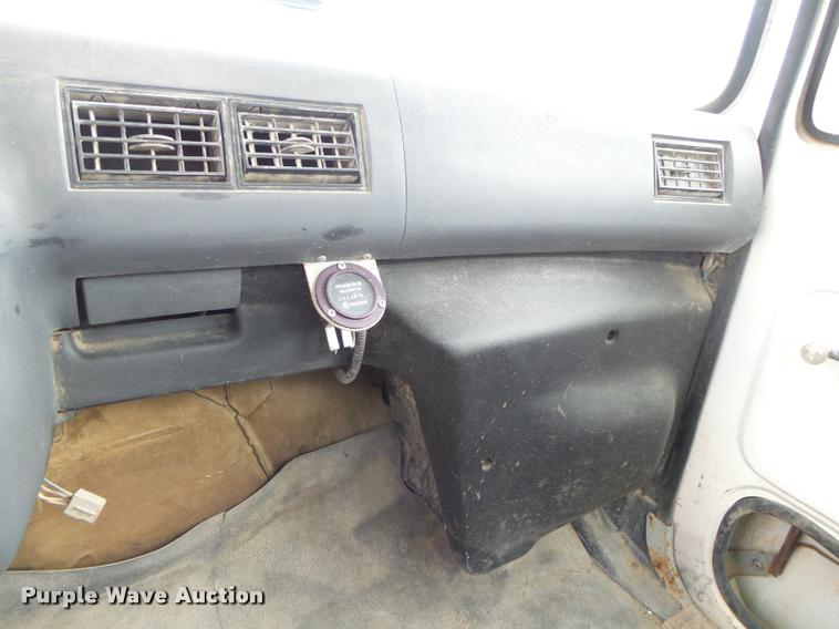 image for item DA2664 1997 Ford LT8000 ready mix truck