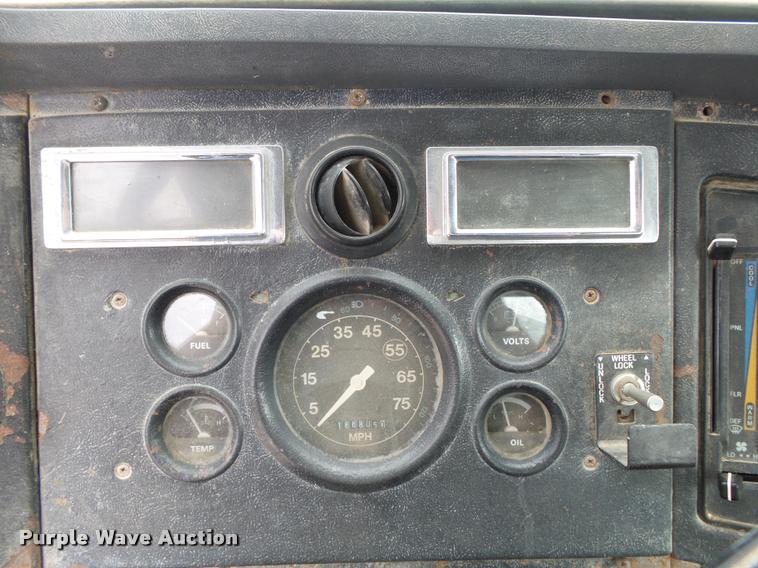 image for item DA2664 1997 Ford LT8000 ready mix truck