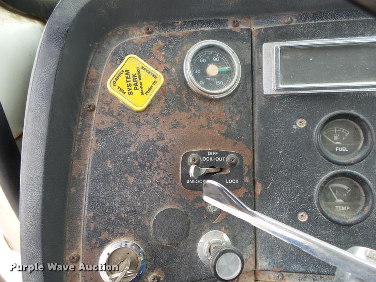 image for item DA2664 1997 Ford LT8000 ready mix truck