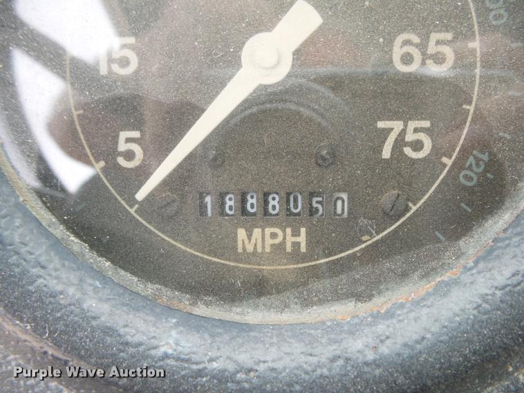 image for item DA2664 1997 Ford LT8000 ready mix truck