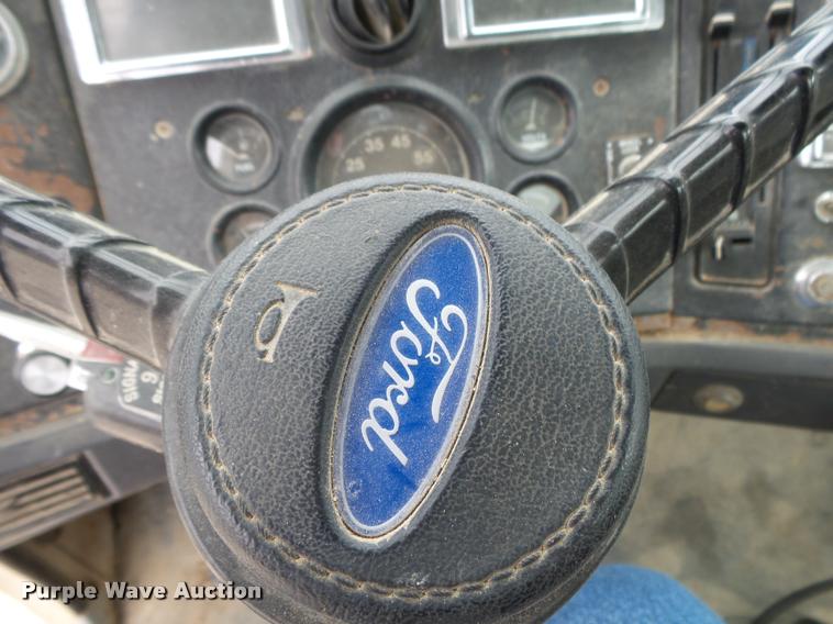 image for item DA2664 1997 Ford LT8000 ready mix truck