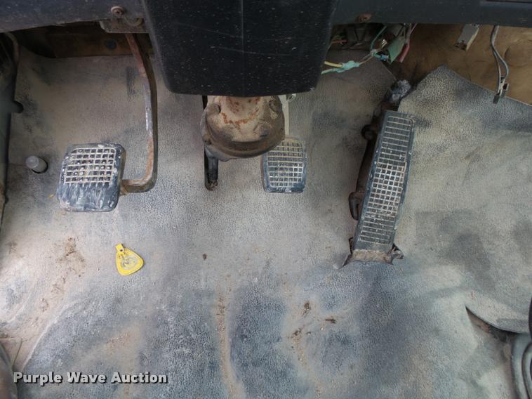 image for item DA2664 1997 Ford LT8000 ready mix truck