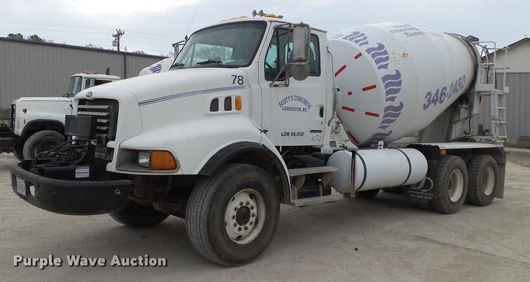 image for item DA2665 2006 Sterling LT8500 ready mix truck