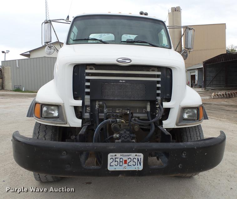 image for item DA2665 2006 Sterling LT8500 ready mix truck