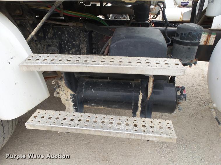 image for item DA2665 2006 Sterling LT8500 ready mix truck