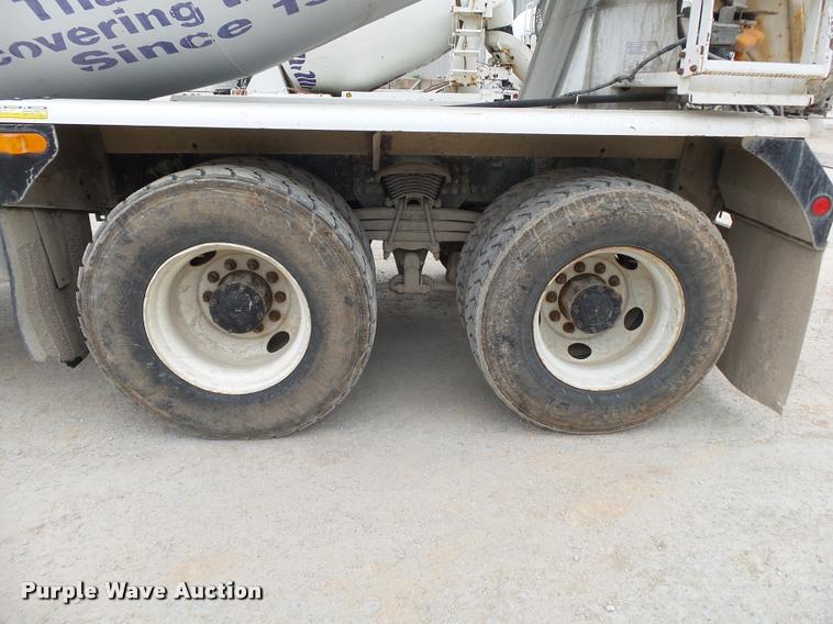image for item DA2665 2006 Sterling LT8500 ready mix truck