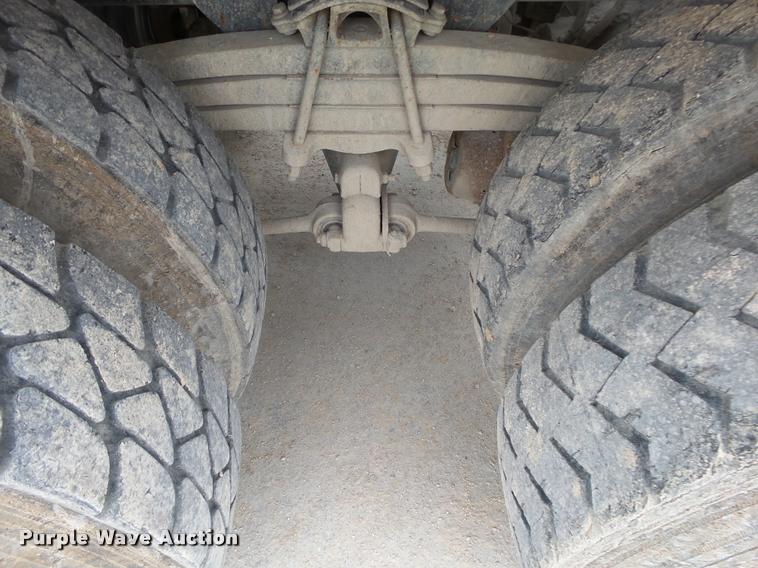 image for item DA2665 2006 Sterling LT8500 ready mix truck