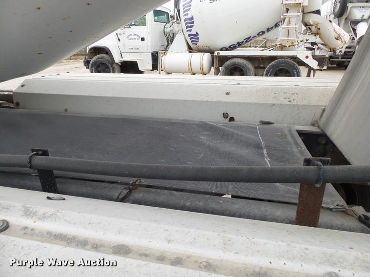 image for item DA2665 2006 Sterling LT8500 ready mix truck