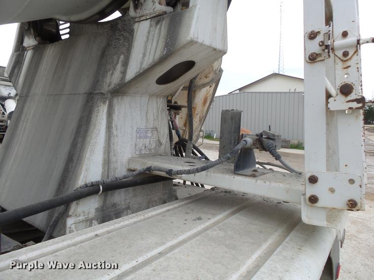 image for item DA2665 2006 Sterling LT8500 ready mix truck