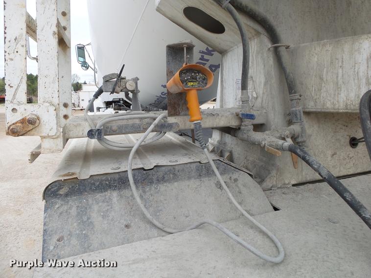 image for item DA2665 2006 Sterling LT8500 ready mix truck