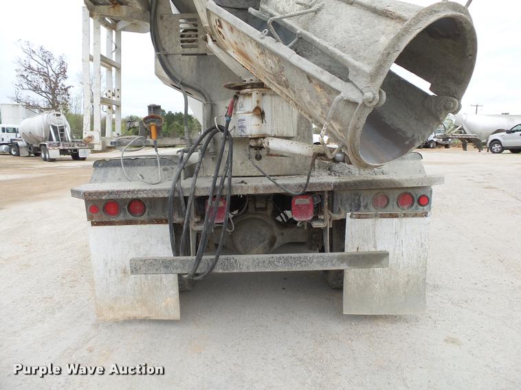 image for item DA2665 2006 Sterling LT8500 ready mix truck