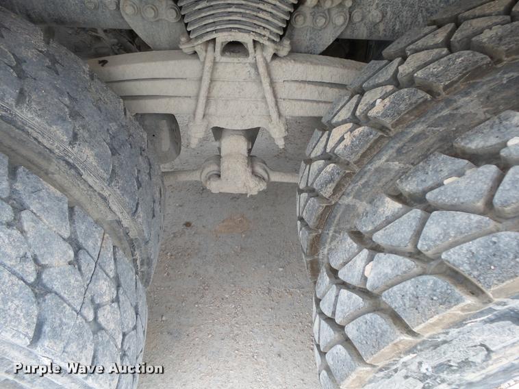 image for item DA2665 2006 Sterling LT8500 ready mix truck