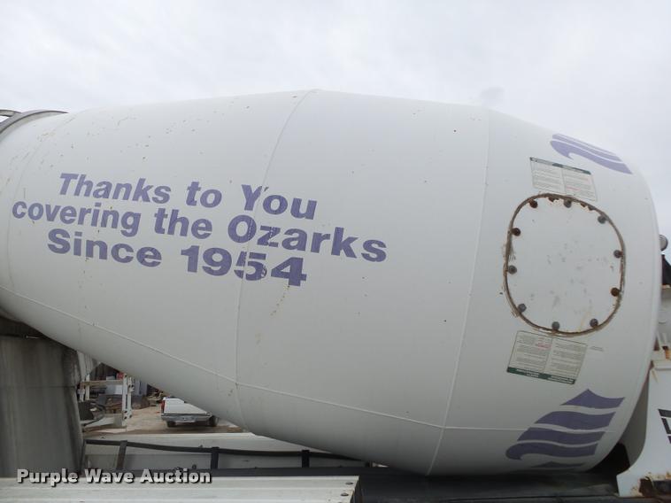 image for item DA2665 2006 Sterling LT8500 ready mix truck