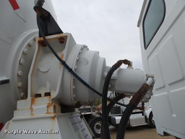 image for item DA2665 2006 Sterling LT8500 ready mix truck