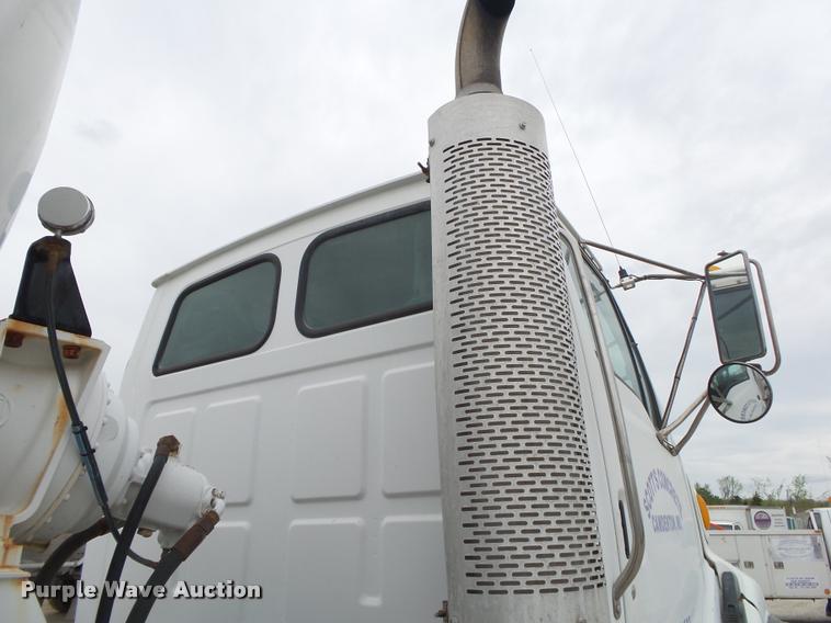 image for item DA2665 2006 Sterling LT8500 ready mix truck