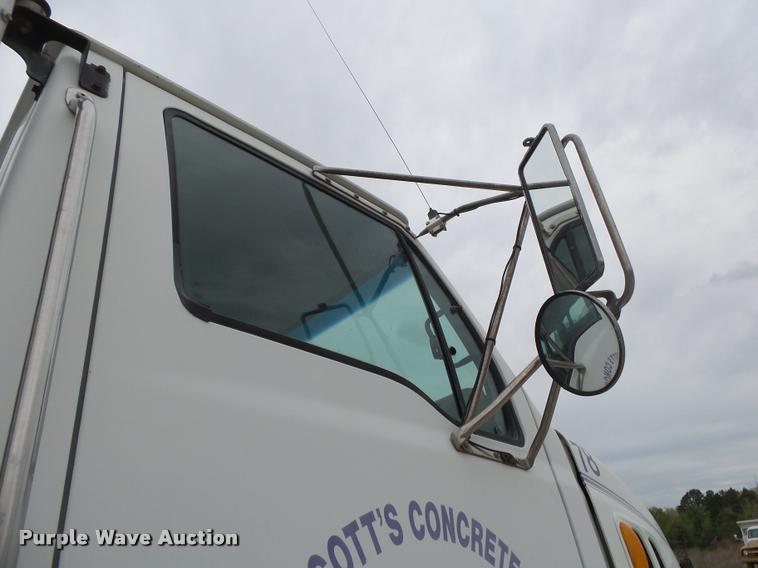 image for item DA2665 2006 Sterling LT8500 ready mix truck