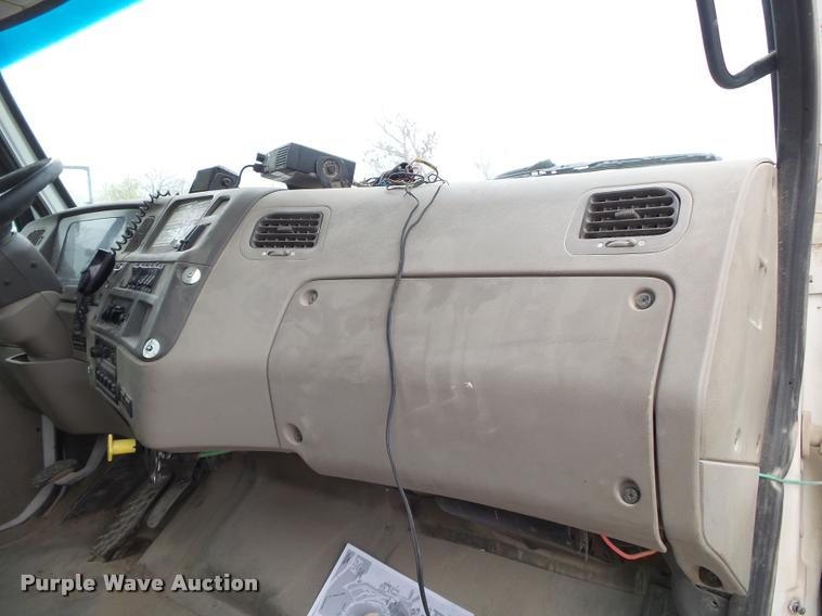 image for item DA2665 2006 Sterling LT8500 ready mix truck