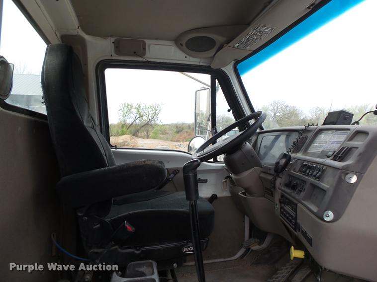 image for item DA2665 2006 Sterling LT8500 ready mix truck