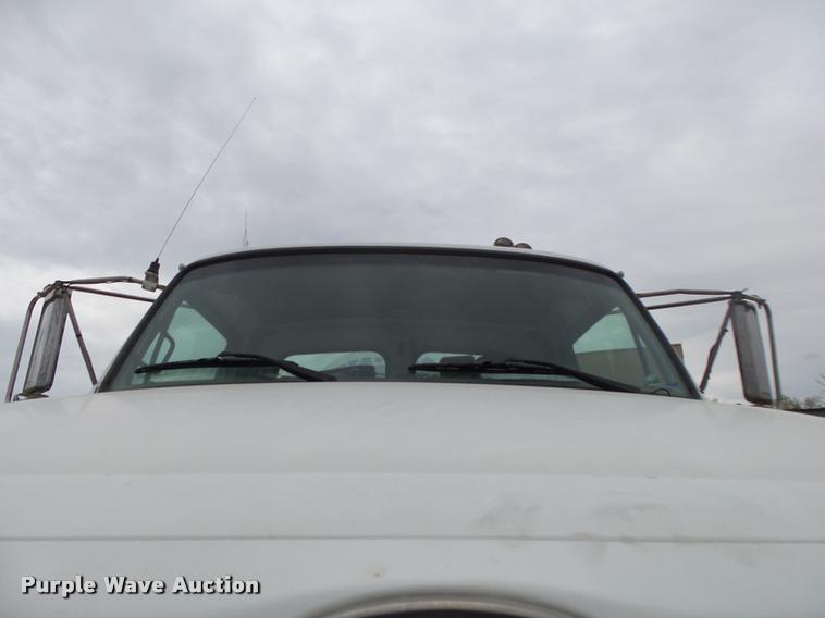 image for item DA2665 2006 Sterling LT8500 ready mix truck