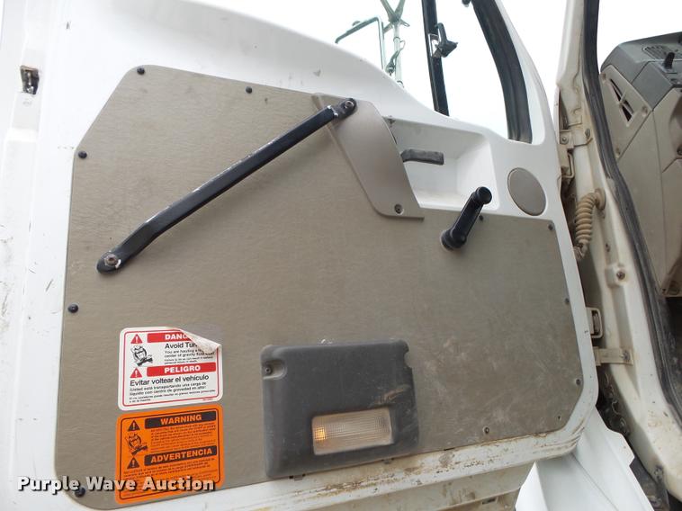 image for item DA2665 2006 Sterling LT8500 ready mix truck