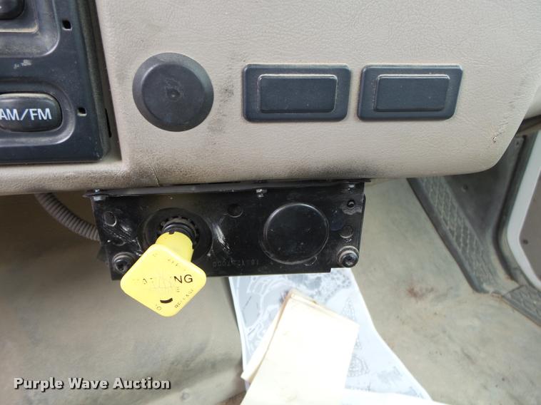 image for item DA2665 2006 Sterling LT8500 ready mix truck