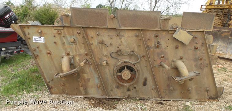 image for item DA2666 Gator three deck vibratory screen