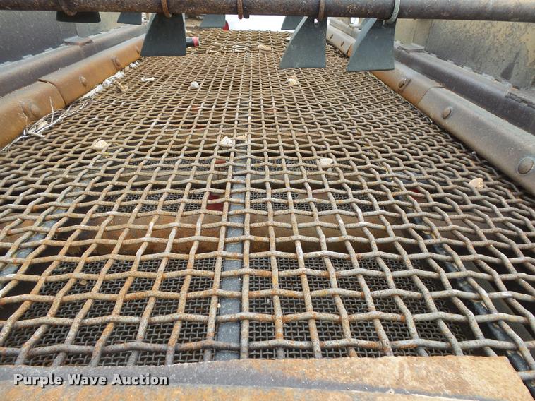 image for item DA2666 Gator three deck vibratory screen