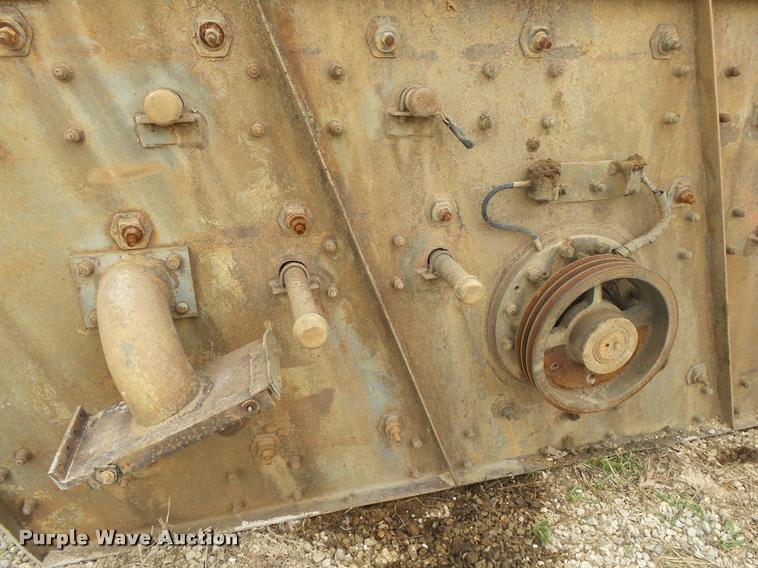 image for item DA2666 Gator three deck vibratory screen