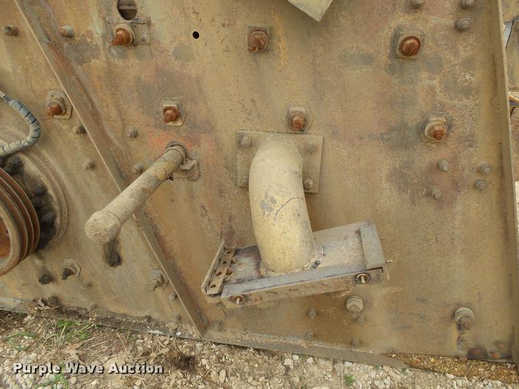 image for item DA2666 Gator three deck vibratory screen