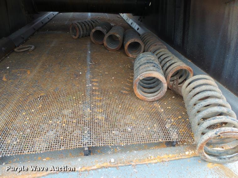 image for item DA2666 Gator three deck vibratory screen