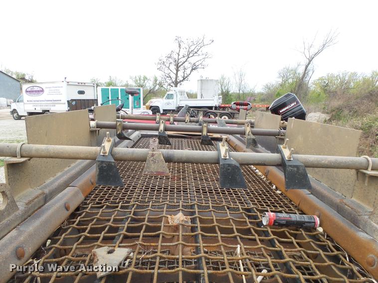 image for item DA2666 Gator three deck vibratory screen